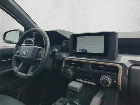 Used 2025 Toyota Tacoma SR5 AWD/4WD image 25