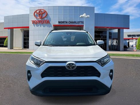 Used 2020 Toyota RAV4 XLE FWD image 3