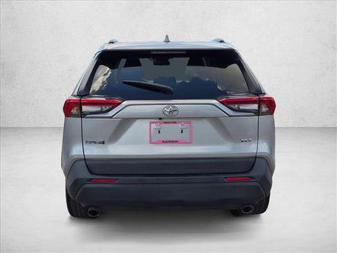 Used 2019 Toyota RAV4 XLE FWD image 6