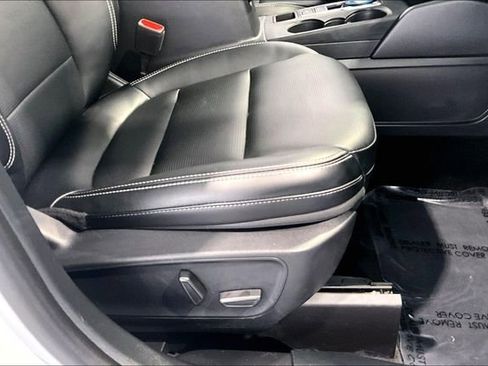 Used 2025 Ford Escape Platinum AWD/4WD image 47
