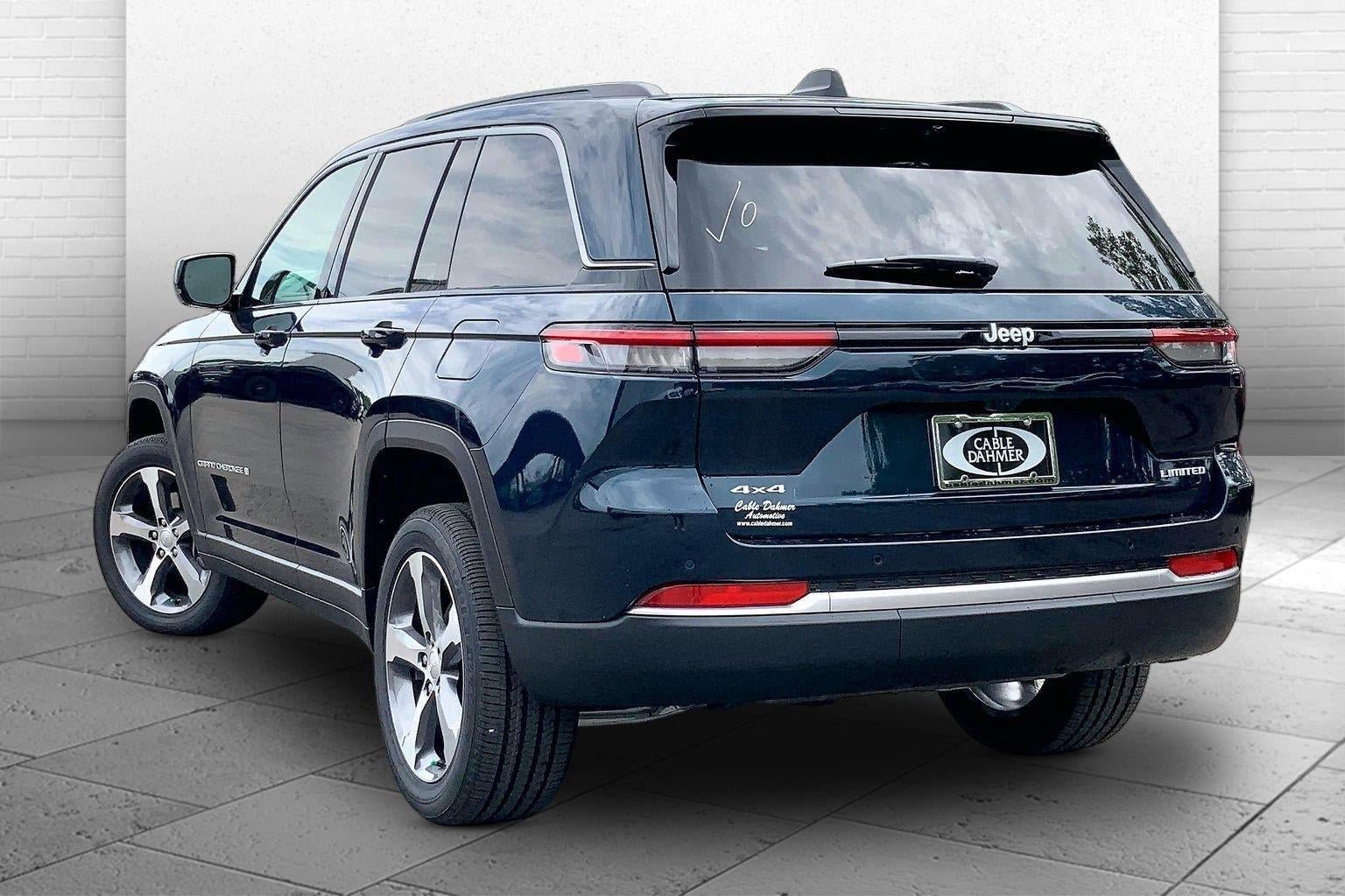 New 2026 Jeep Grand Cherokee Limited w/ Luxury Tech Group II AWD/4WD image 3