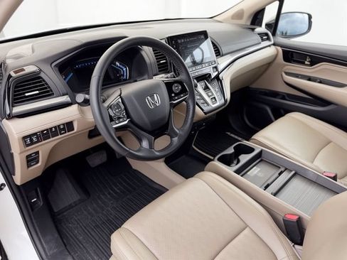 Used 2023 Honda Odyssey Elite image 16