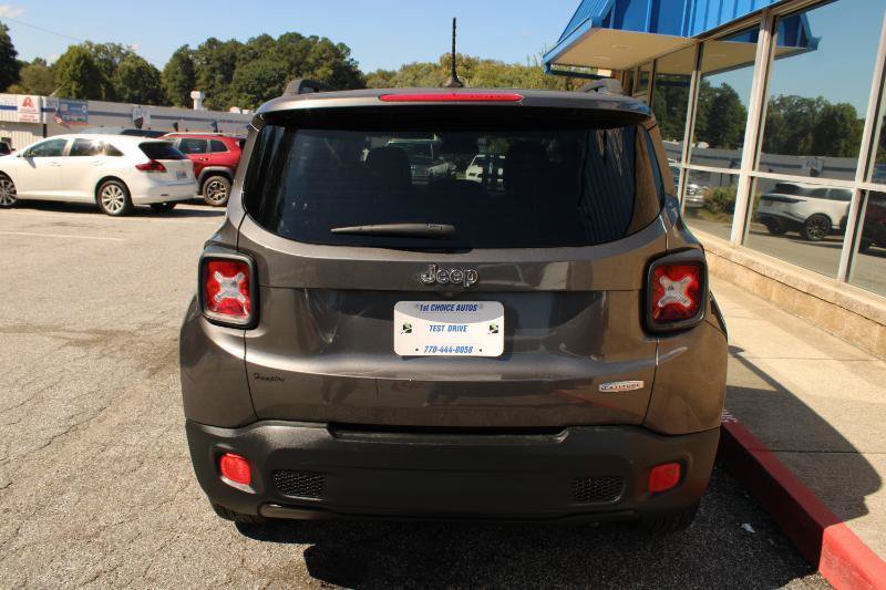 Used 2016 Jeep Renegade Latitude FWD image 5