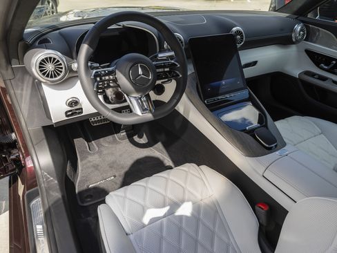 Used 2025 Mercedes-Benz SL 55 AMG 4MATIC image 17