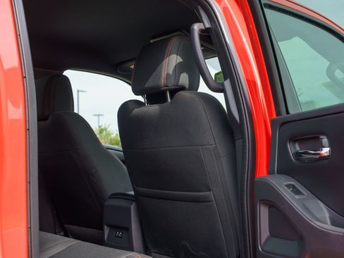 Used 2025 Nissan Frontier Pro-X RWD image 18