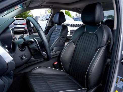 Used 2021 Genesis G70 2.0T w/ Elite Package image 12