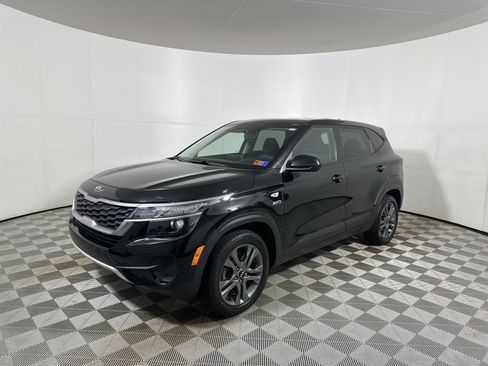 Used 2021 Kia Seltos LX AWD/4WD image 3