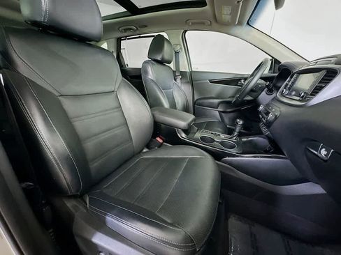 Used 2019 Kia Sorento SX image 15