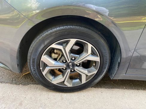 Used 2020 Kia Forte LXS FWD image 23