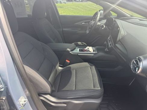 Used 2025 Chevrolet Equinox EV LT w/ Comfort Package FWD image 17