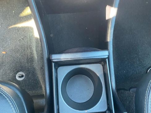 Used 2015 Toyota Prius V Five image 28