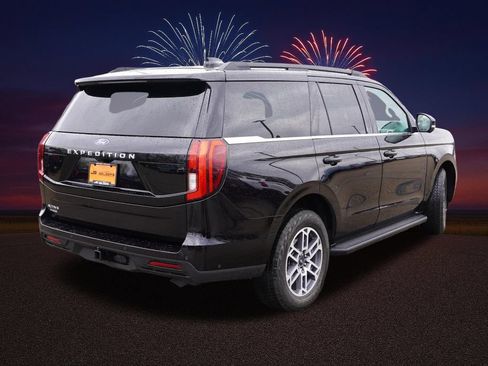 Used 2025 Ford Expedition Active AWD/4WD image 5