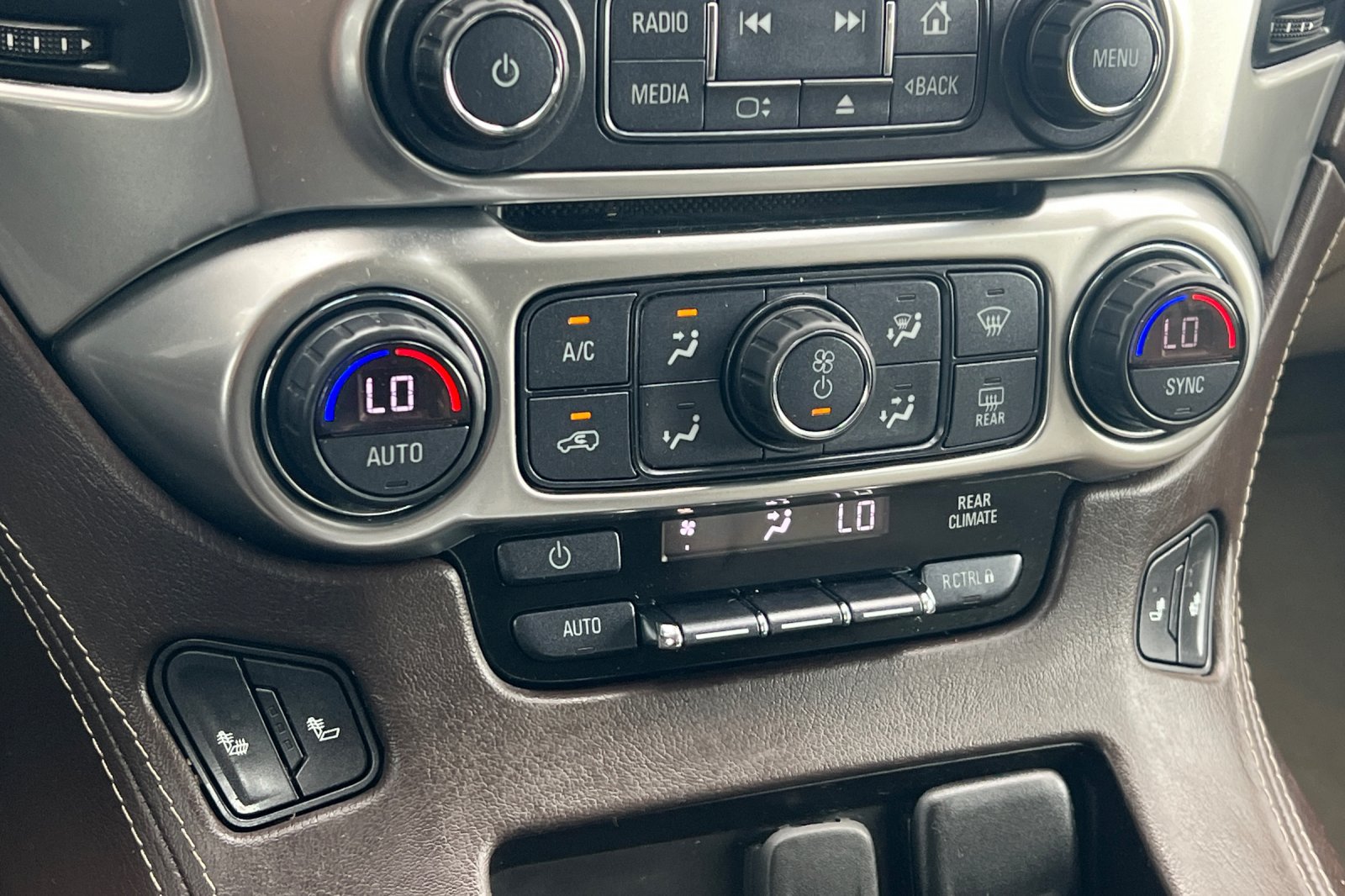 Used 2019 Chevrolet Tahoe LT AWD/4WD image 18