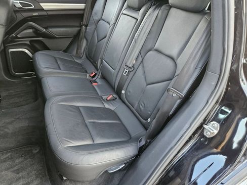 Used 2011 Porsche Cayenne S image 18