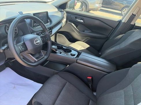 Used 2025 Nissan Rogue SV AWD/4WD image 16