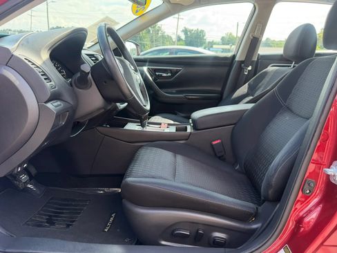 Used 2017 Nissan Altima 2.5 SV w/ Convenience Package FWD image 11