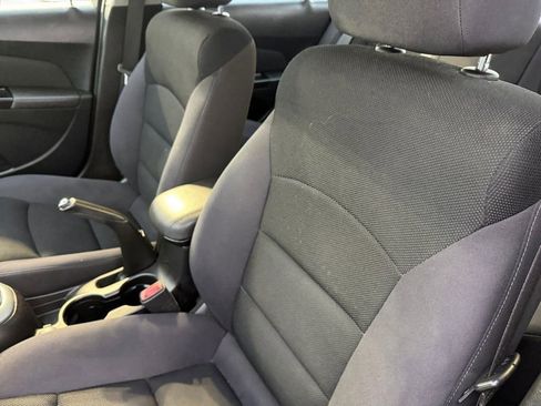 Used 2014 Chevrolet Cruze LT image 11