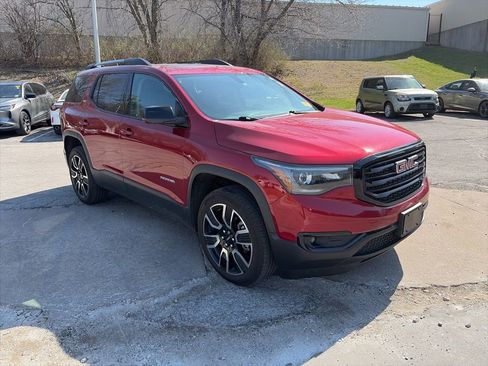 Used 2019 GMC Acadia SLT w/ Black Edition image 3