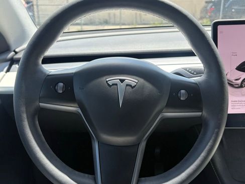 Used 2023 Tesla Model Y Long Range image 21