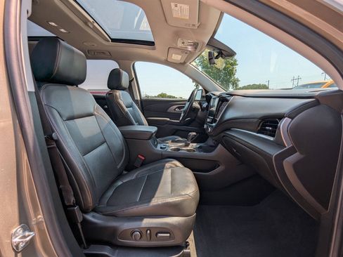 Used 2020 Chevrolet Traverse Premier AWD/4WD image 16