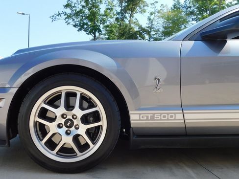 Used 2007 Ford Mustang Shelby GT500 RWD image 8