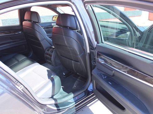 Used 2011 BMW 750i RWD image 15