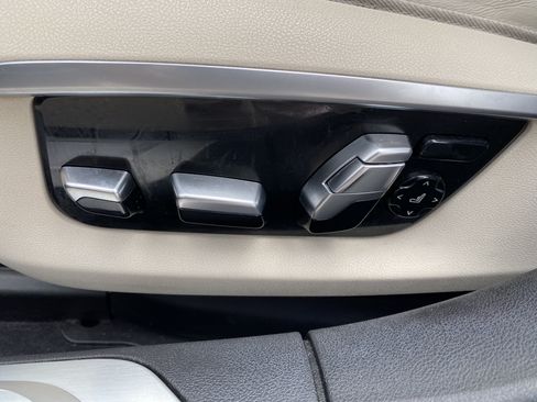 Used 2016 BMW 740i RWD image 21