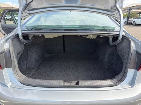 Used 2024 Volkswagen Jetta SE FWD image 25