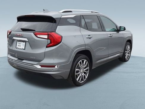 Used 2023 GMC Terrain Denali image 9