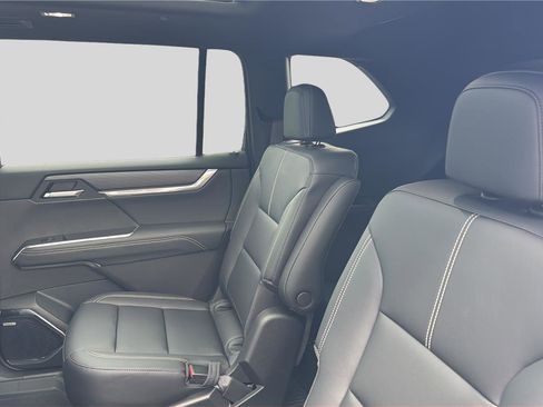 New 2026 GMC Acadia Elevation image 19