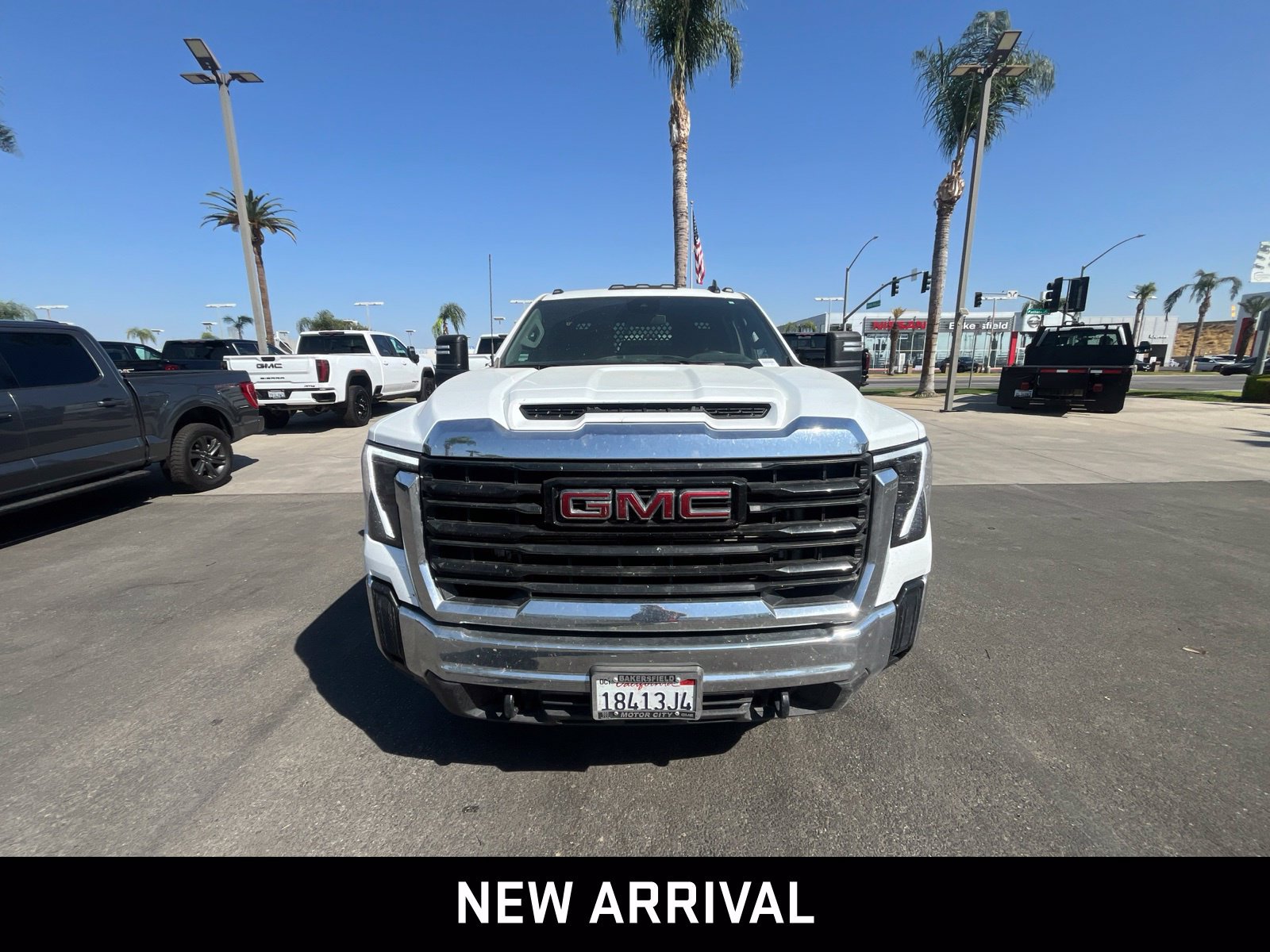 Used 2026 GMC Sierra 3500 Pro w/ Convenience Package AWD/4WD image 2