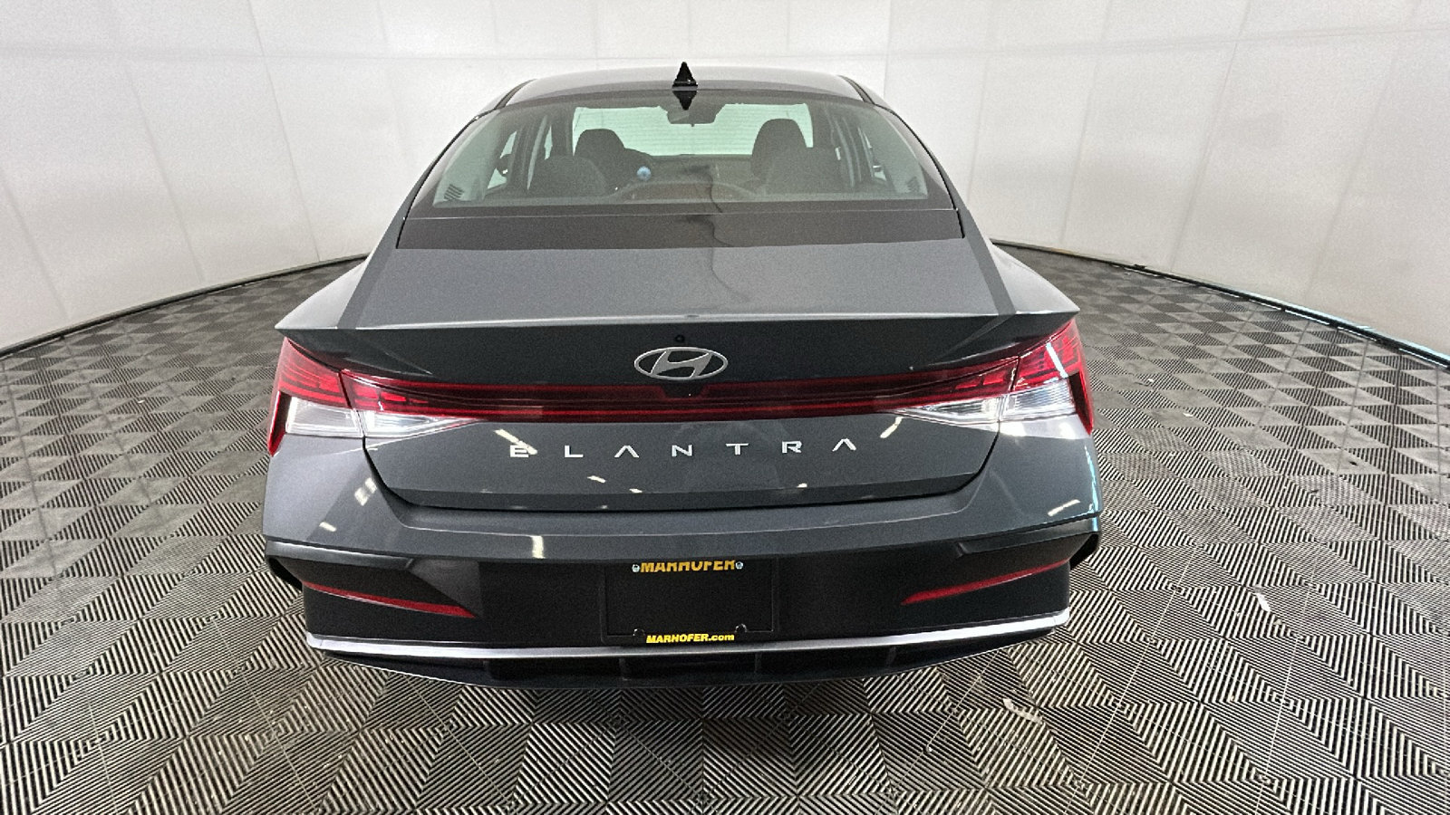 Used 2024 Hyundai Elantra SEL w/ Convenience Package FWD image 4