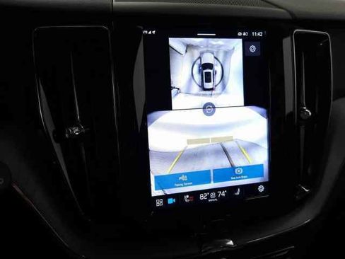 Certified 2025 Volvo XC60 B5 Plus image 27