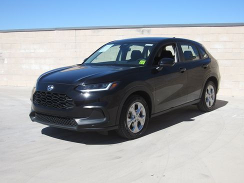 Used 2024 Honda HR-V LX image 1