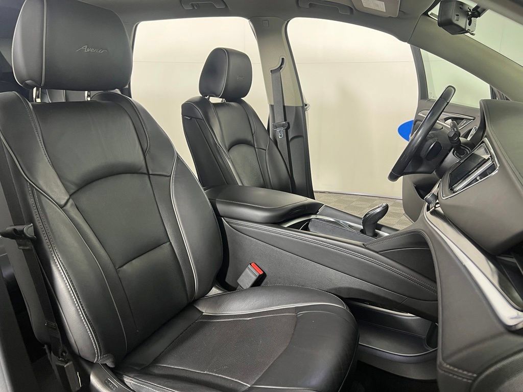 Used 2019 Buick Enclave Avenir w/ Avenir Technology Package AWD/4WD image 12
