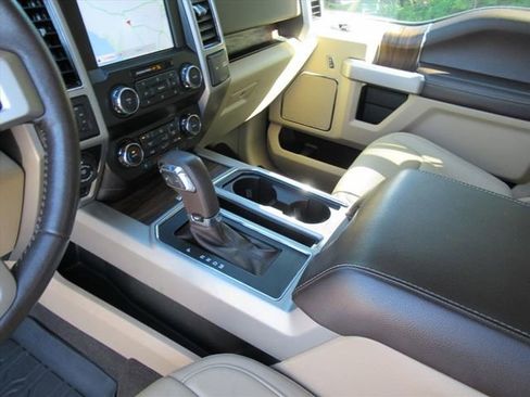 Used 2019 Ford F150 Lariat AWD/4WD image 16
