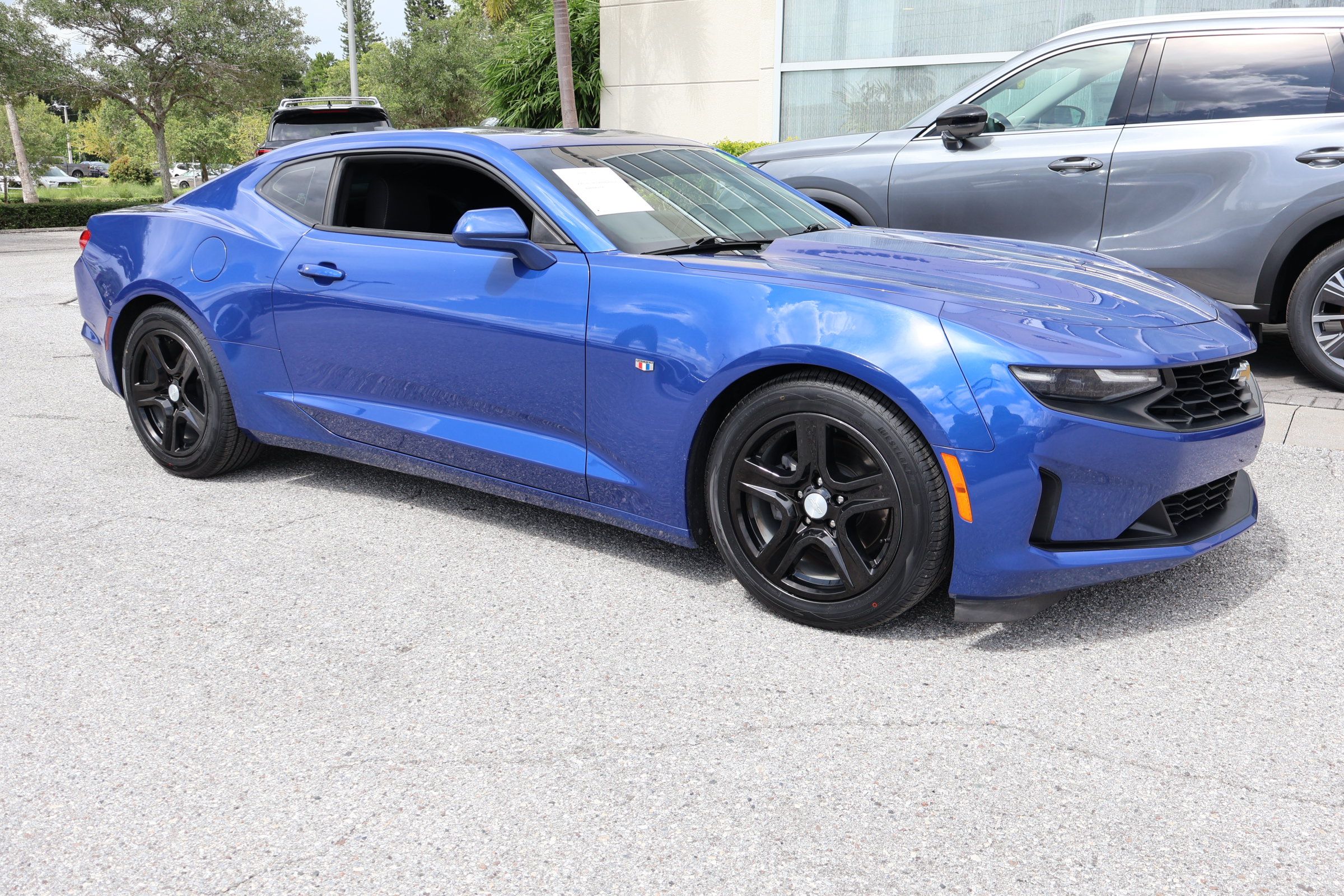 Used 2023 Chevrolet Camaro LT RWD image 10