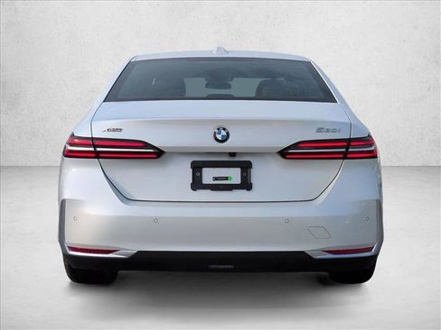 Used 2026 BMW 530i xDrive AWD/4WD image 8
