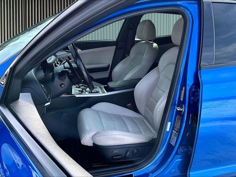 Used 2018 Kia Stinger GT2 image 26