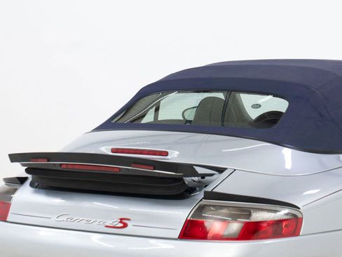 Used 2003 Porsche 911 Carrera 4 image 17