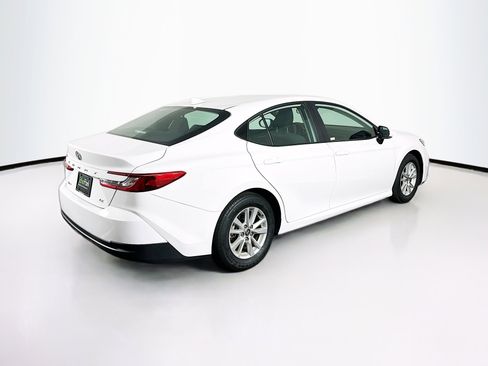 Used 2025 Toyota Camry LE image 9
