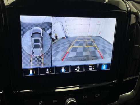 Certified 2023 Chevrolet Traverse LT w/ LT Premium Package image 6