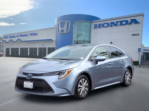 Used 2022 Toyota Corolla LE FWD image 1