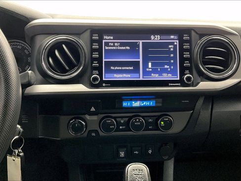 Used 2022 Toyota Tacoma TRD Off-Road image 5