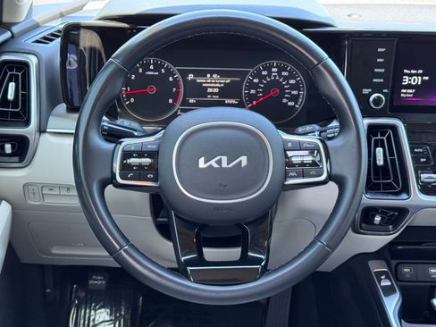 Used 2022 Kia Sorento S FWD image 8