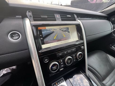 Used 2018 Land Rover Discovery HSE image 19