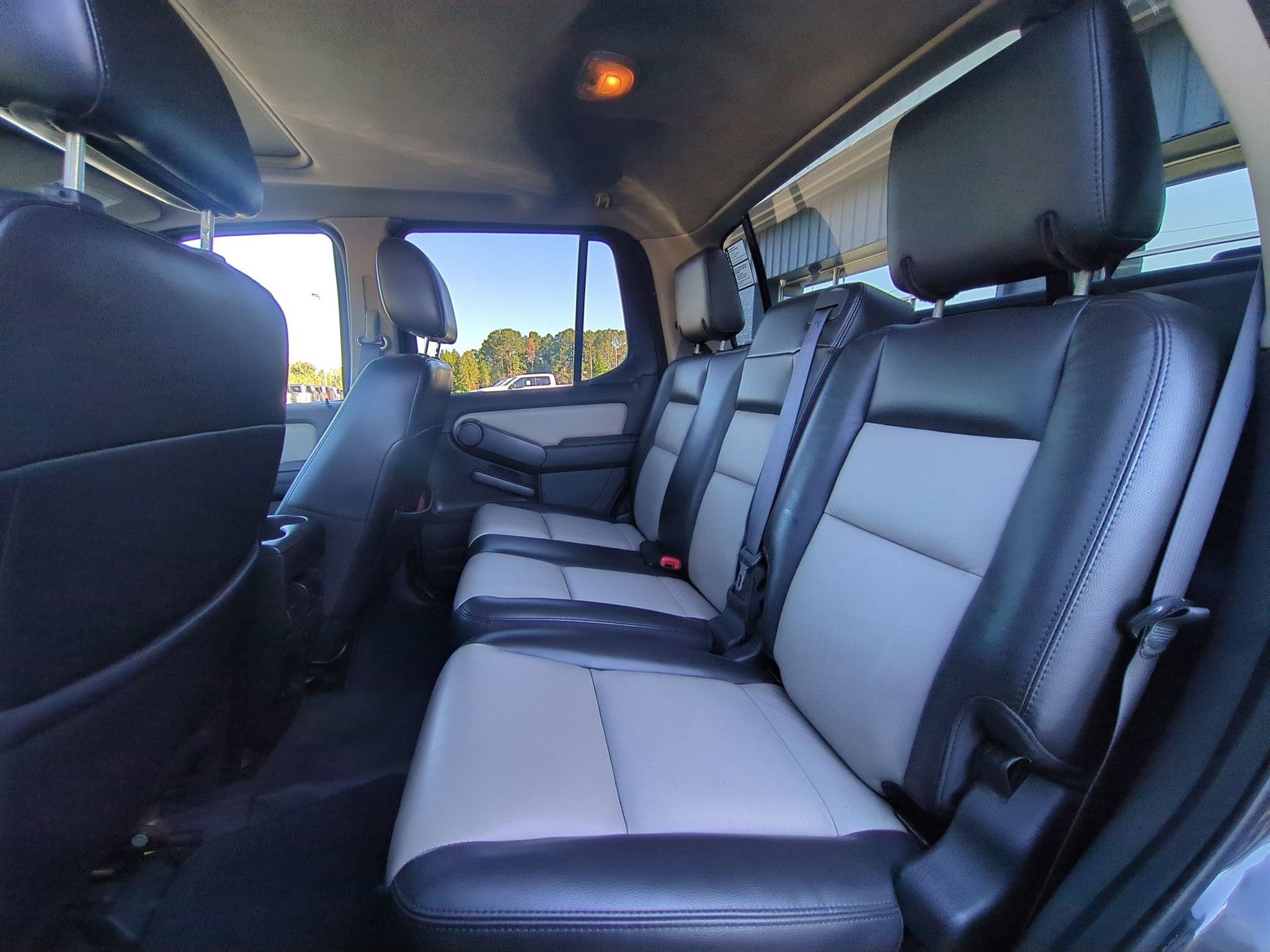 Used 2007 Ford Explorer Sport Trac Limited RWD image 25