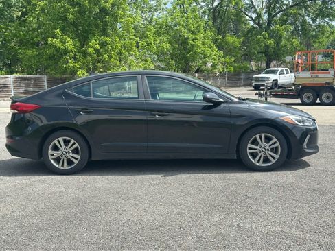 Used 2017 Hyundai Elantra Value Edition w/ Cargo Package FWD image 8