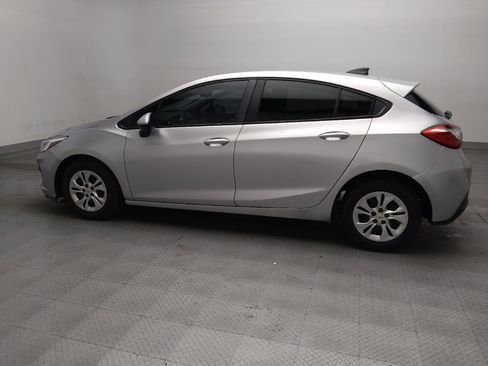 Used 2019 Chevrolet Cruze LS FWD image 3