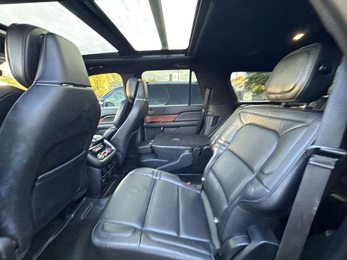 Used 2019 Lincoln Navigator Reserve image 22